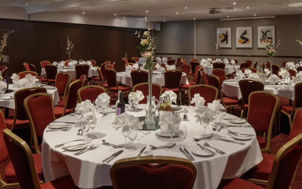 Delta Hotels By Marriott Warwick Warwick  Esterno foto